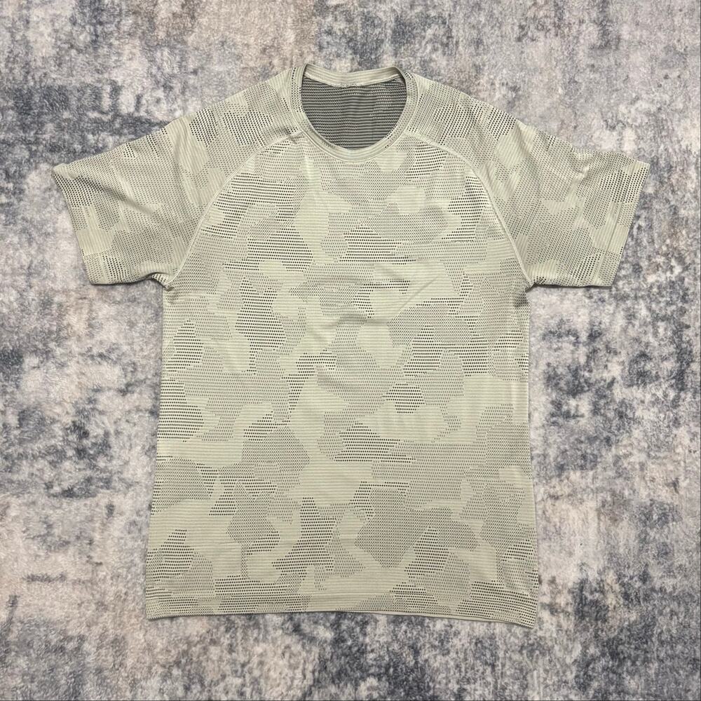 Lululemon Metal Vent Tech Short Sleeve Shirt - Men's Medium Sage Camo Perforated